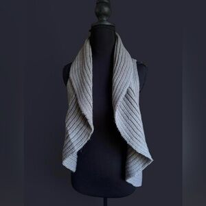 Chic Gray Women's Sweater Shrug